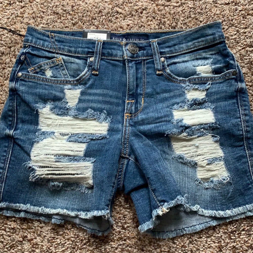 Rock & Republic mid rise shorts